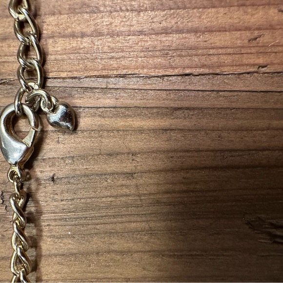 Elegant Black and Gold Necklace - Picture 4 of 5